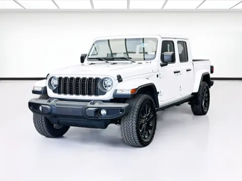 White 2025 Jeep Gladiator Nighthawk for sale in Bellflower, CA