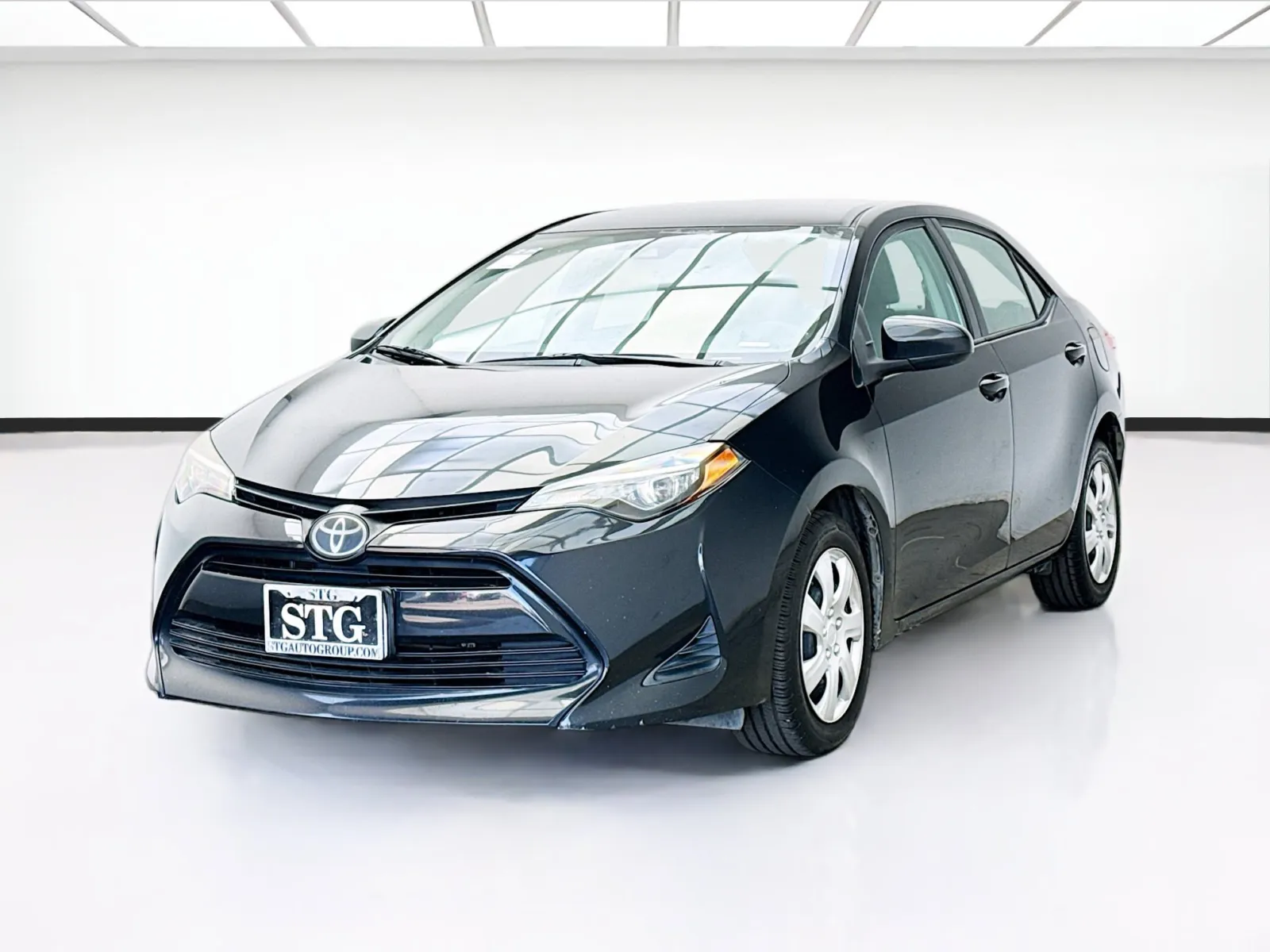 Black 2019 Toyota Corolla LE for sale in Bellflower, CA