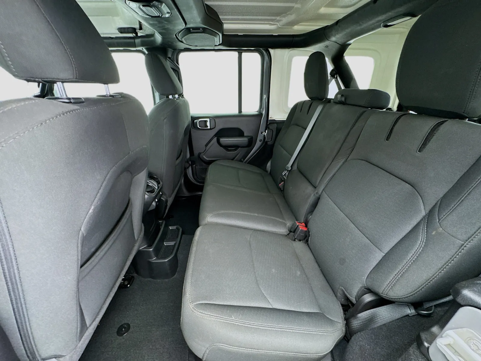 Jeep Wrangler photo 15