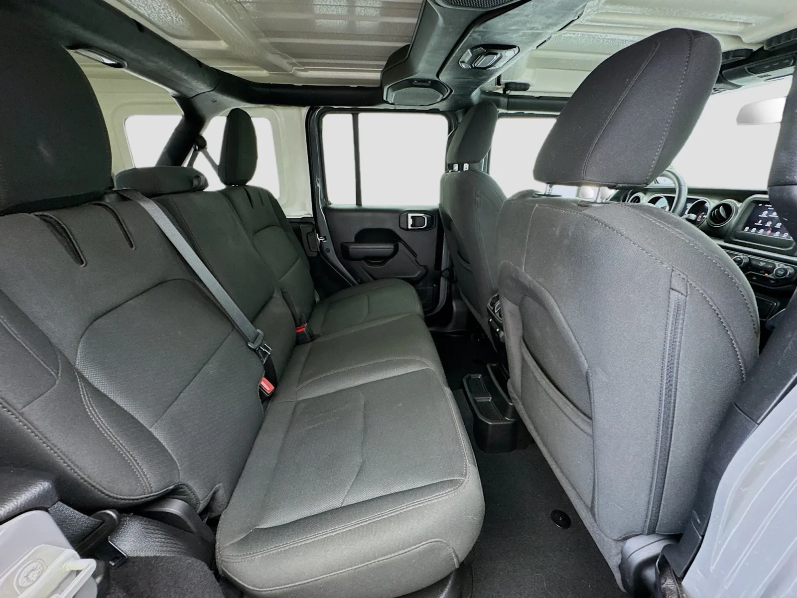Jeep Wrangler photo 18