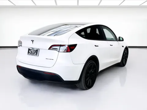 More photos of 2021 Tesla Model Y Long Range at STG Bellflower, CA
