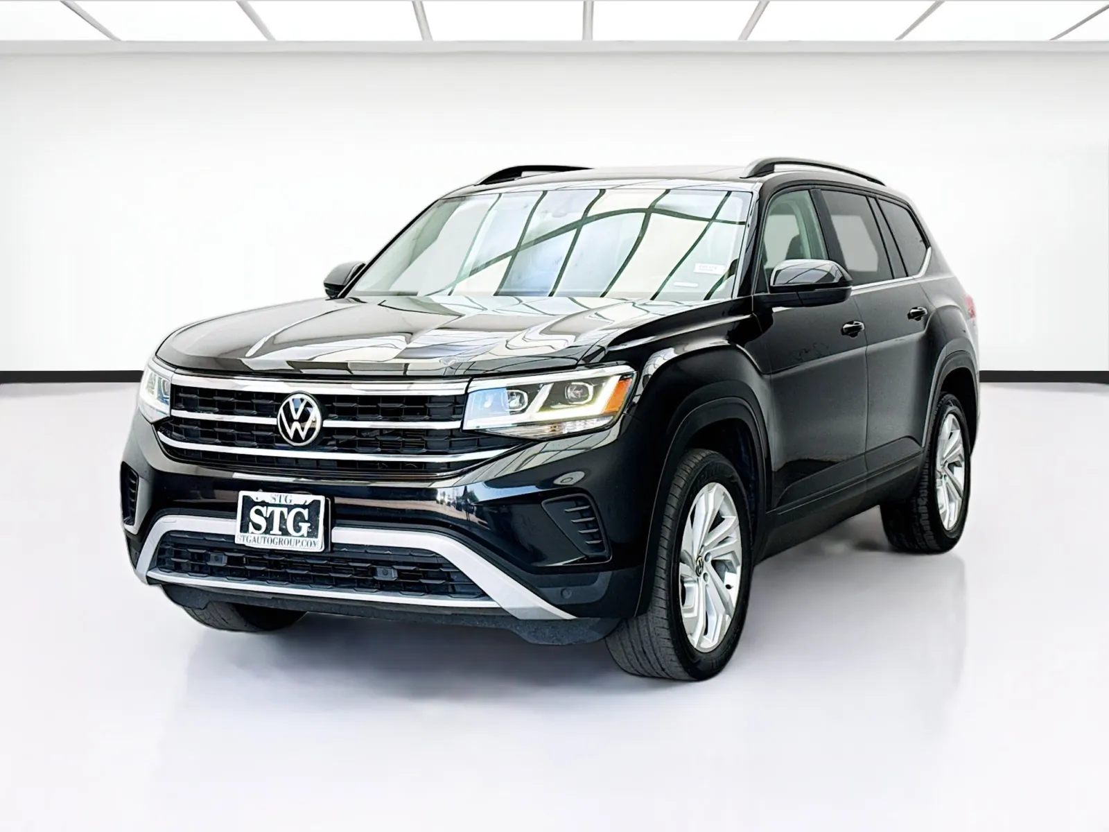 Black 2022 Volkswagen Atlas 2.0T SE w/Technology for sale in Bellflower, CA