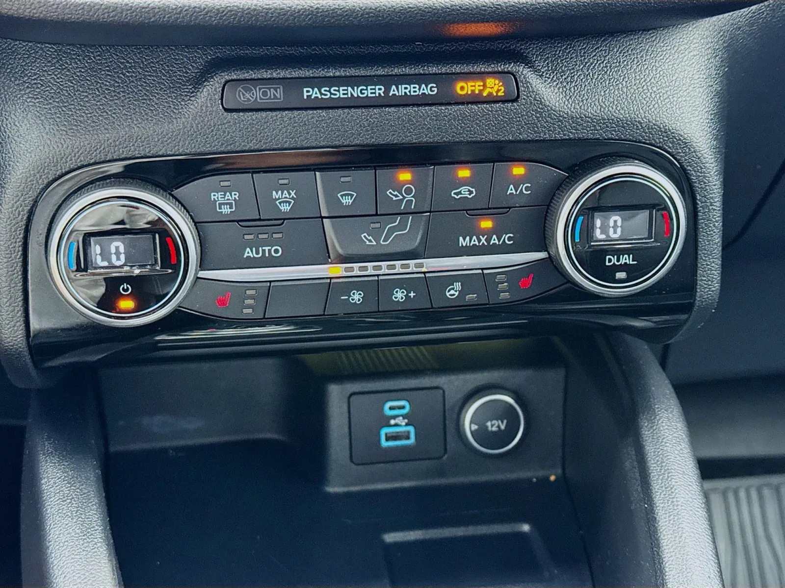 Ford Escape photo 12