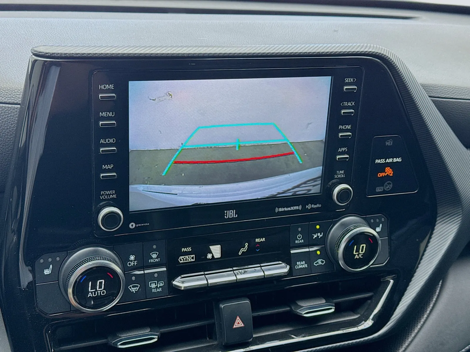 Toyota Highlander photo 10
