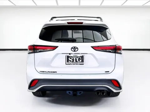 More photos of 2022 Toyota Highlander XSE at STG Bellflower, CA