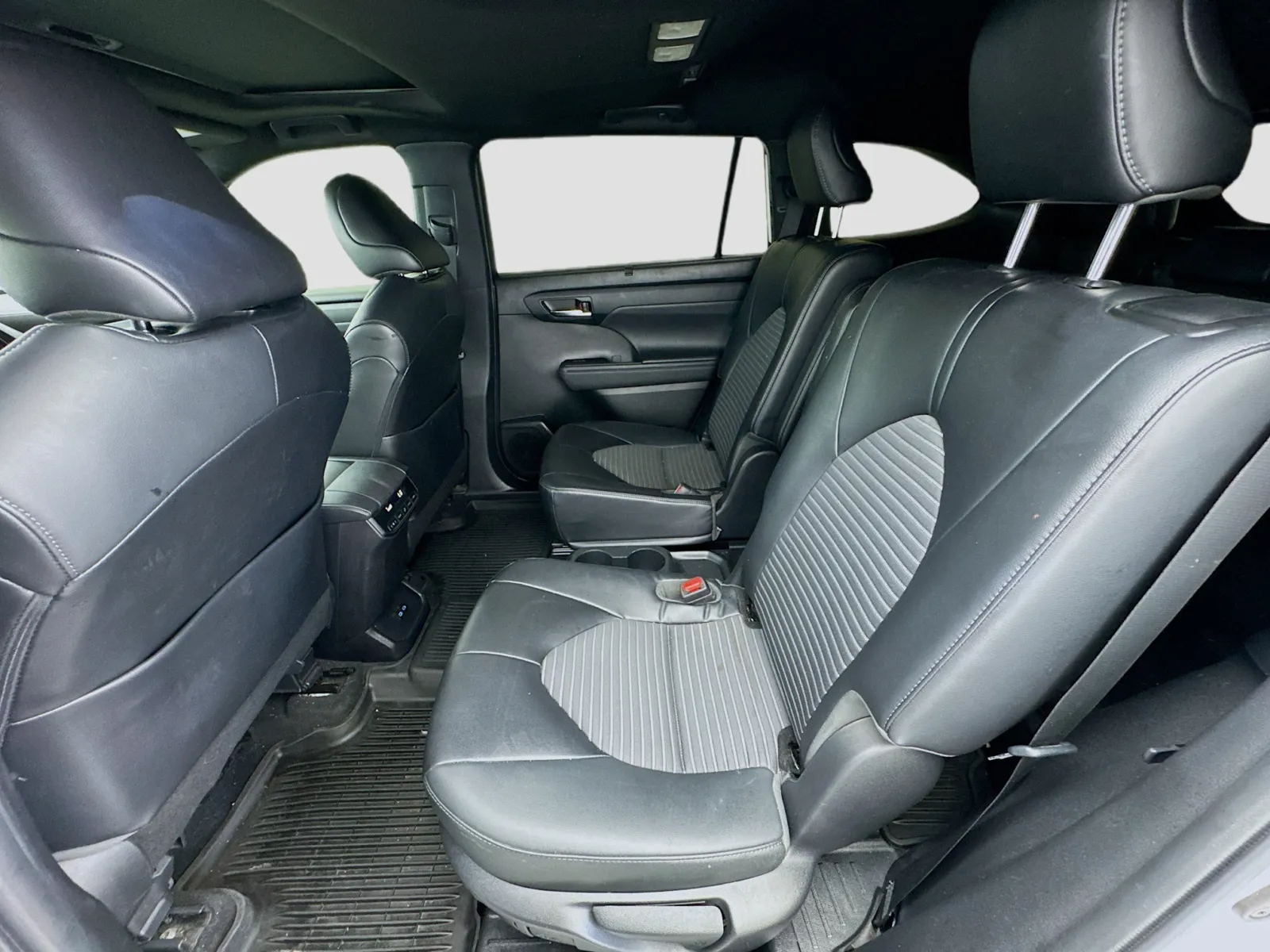 Toyota Highlander photo 16