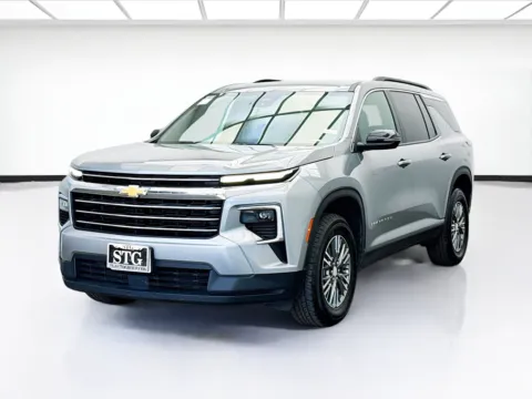 Gray 2025 Chevrolet Traverse LT 1LT for sale in Bellflower, CA