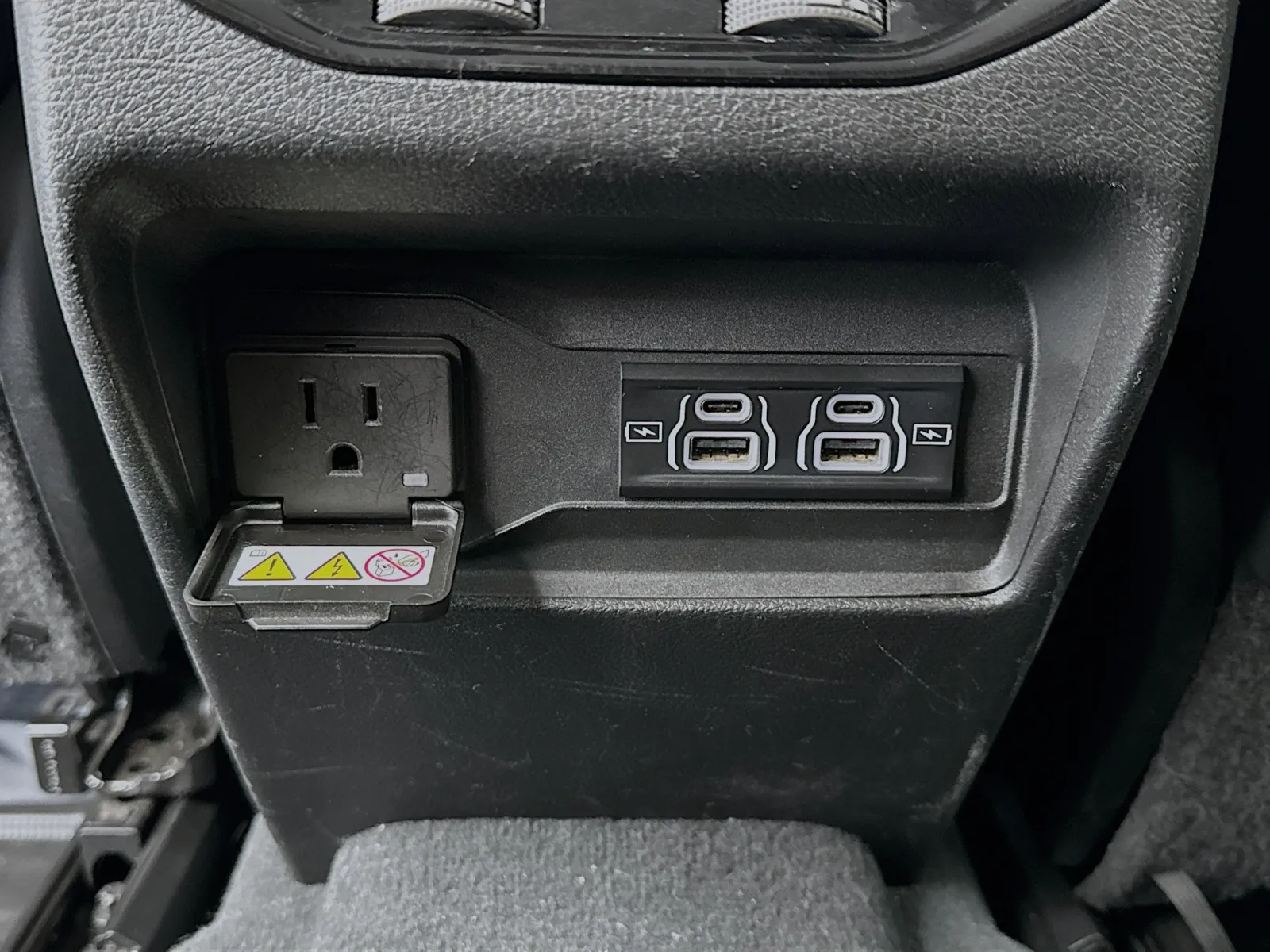 Jeep Grand Cherokee L photo 16