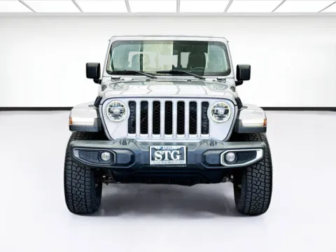 Photos of 2020 Jeep Gladiator Overland for sale in Bellflower, CA at STG Bellflower