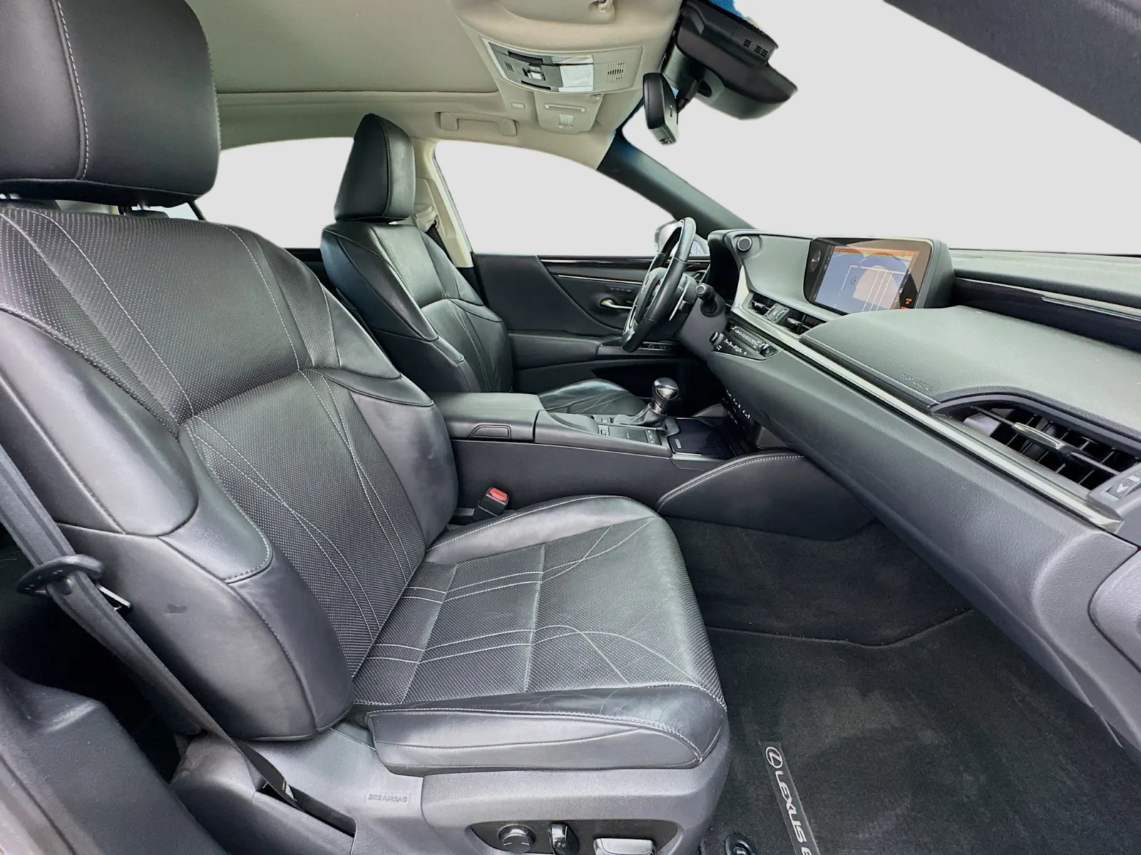 Lexus ES photo 20
