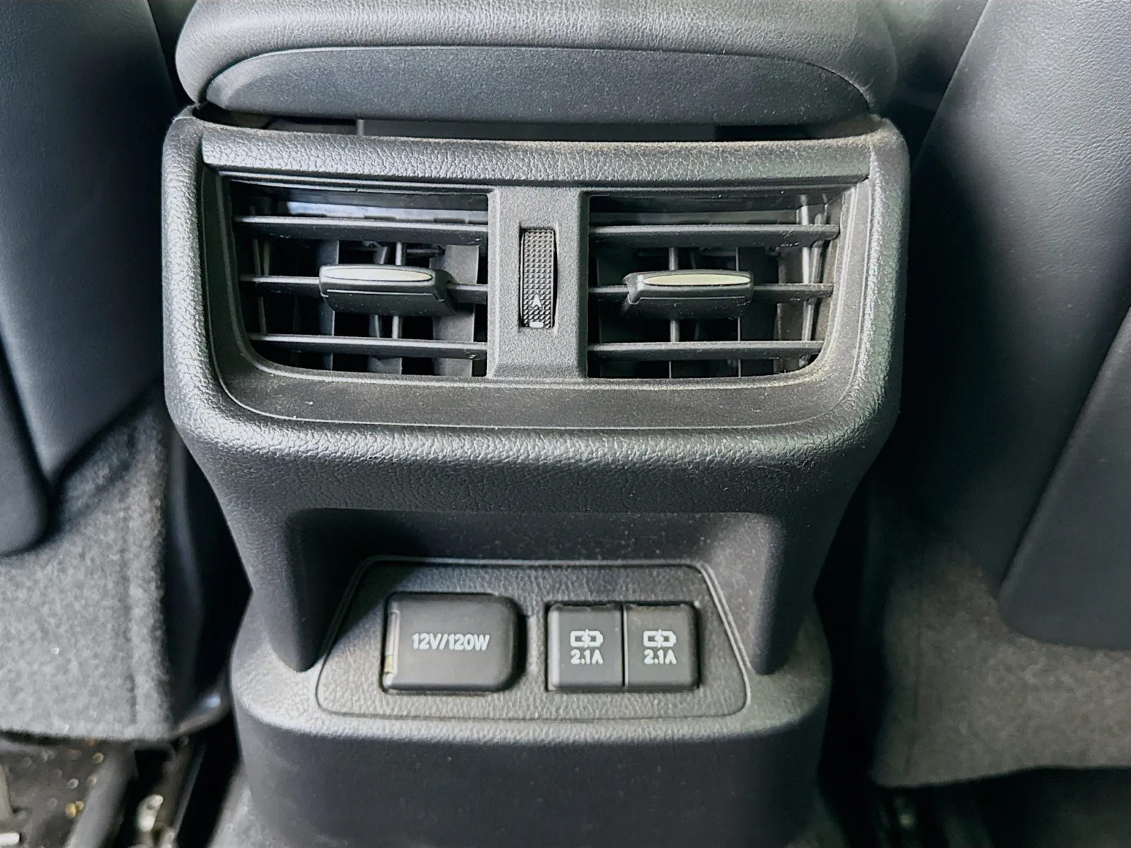 Lexus ES photo 17