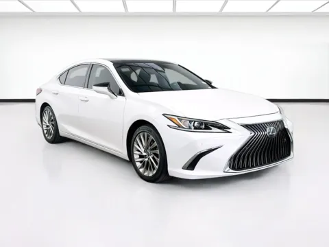 Another view of 2019 Lexus ES 350 Luxury for sale in Bellflower, CA at STG Bellflower