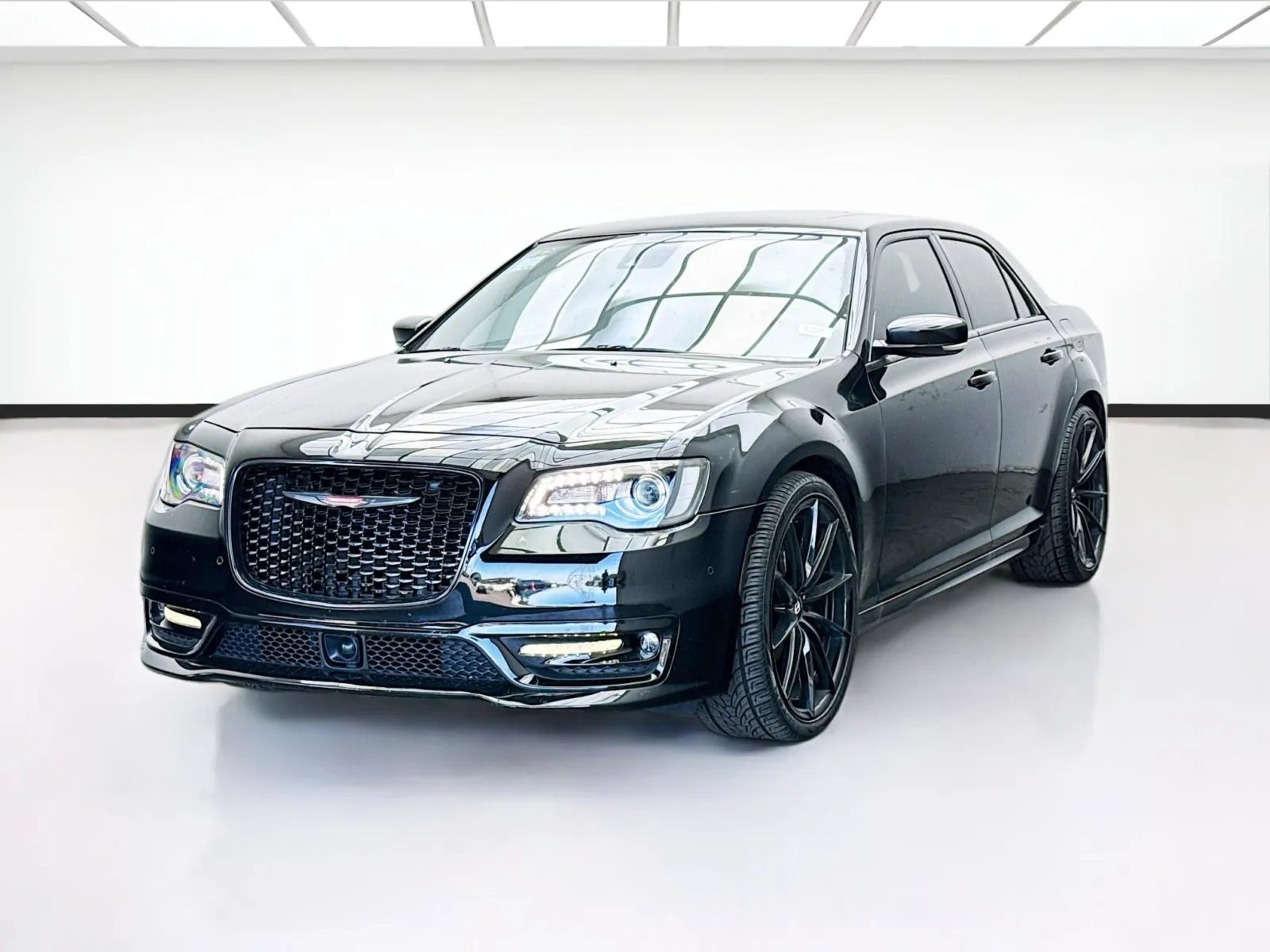 Black 2023 Chrysler 300 S for sale in Bellflower, CA
