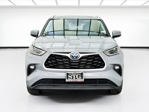 Photos of 2023 Toyota Highlander Bronze Edition for sale in Bellflower, CA at STG Bellflower
