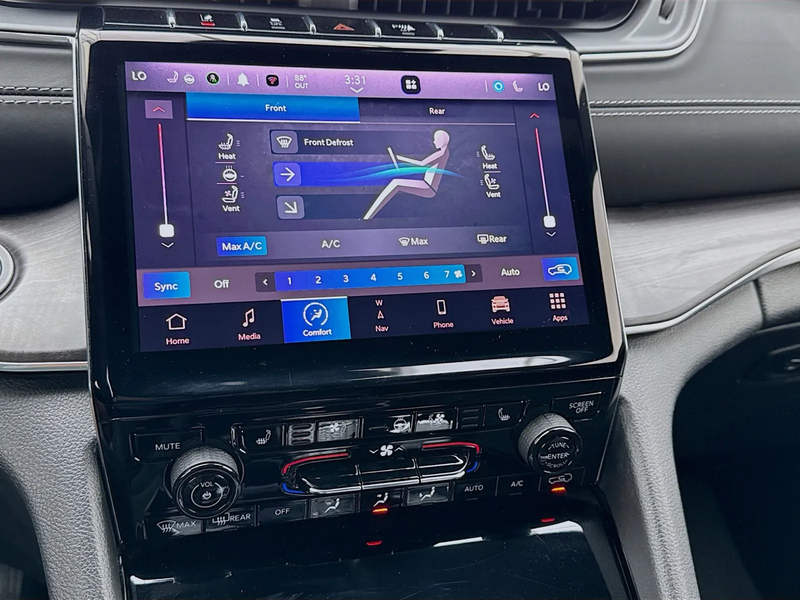 Jeep Grand Cherokee L photo 12