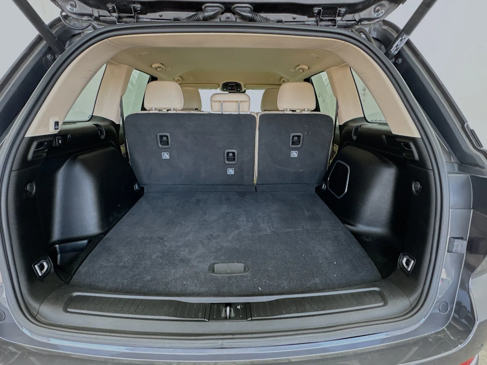 Jeep Grand Cherokee photo 18