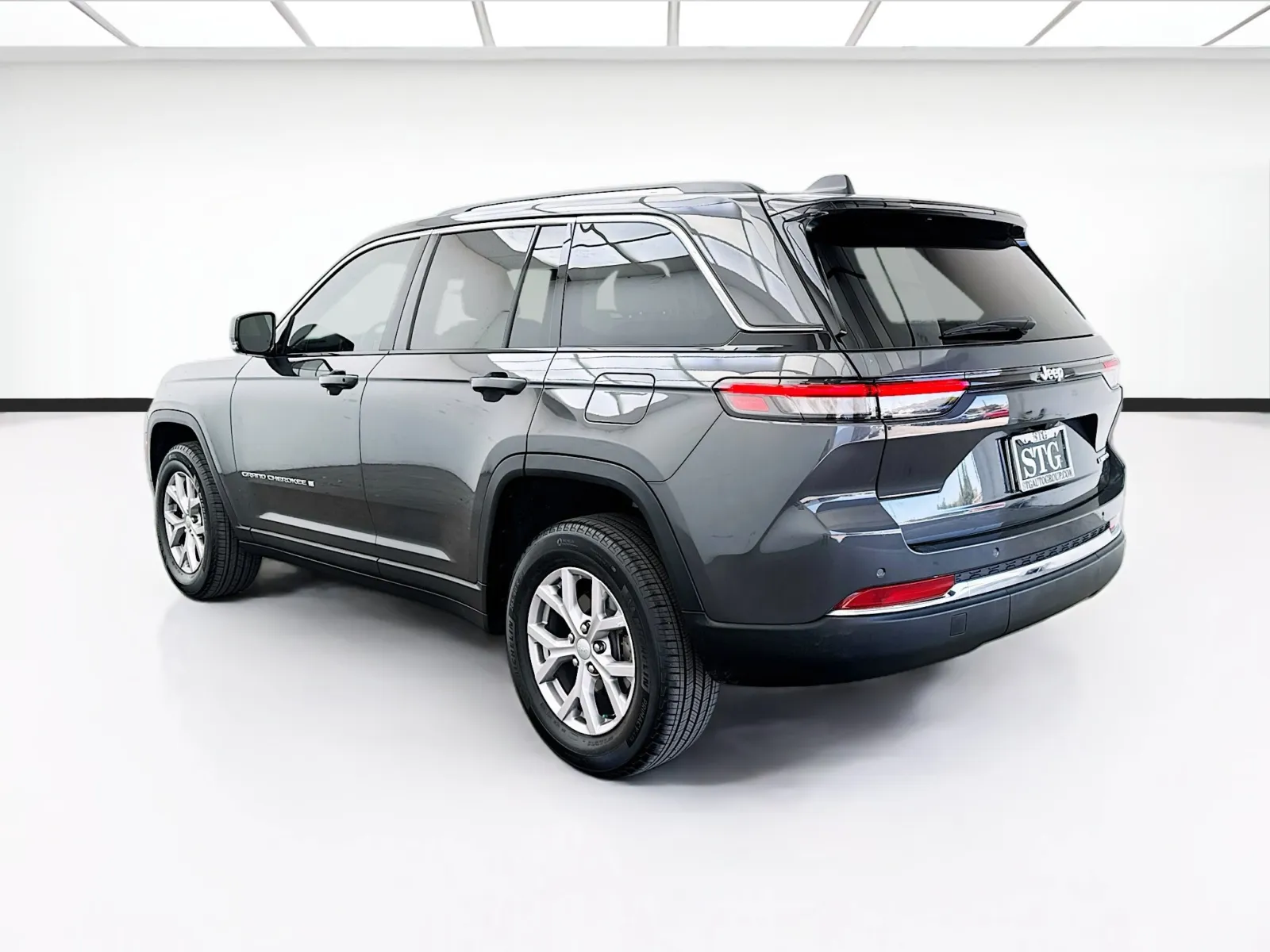 Jeep Grand Cherokee photo 6