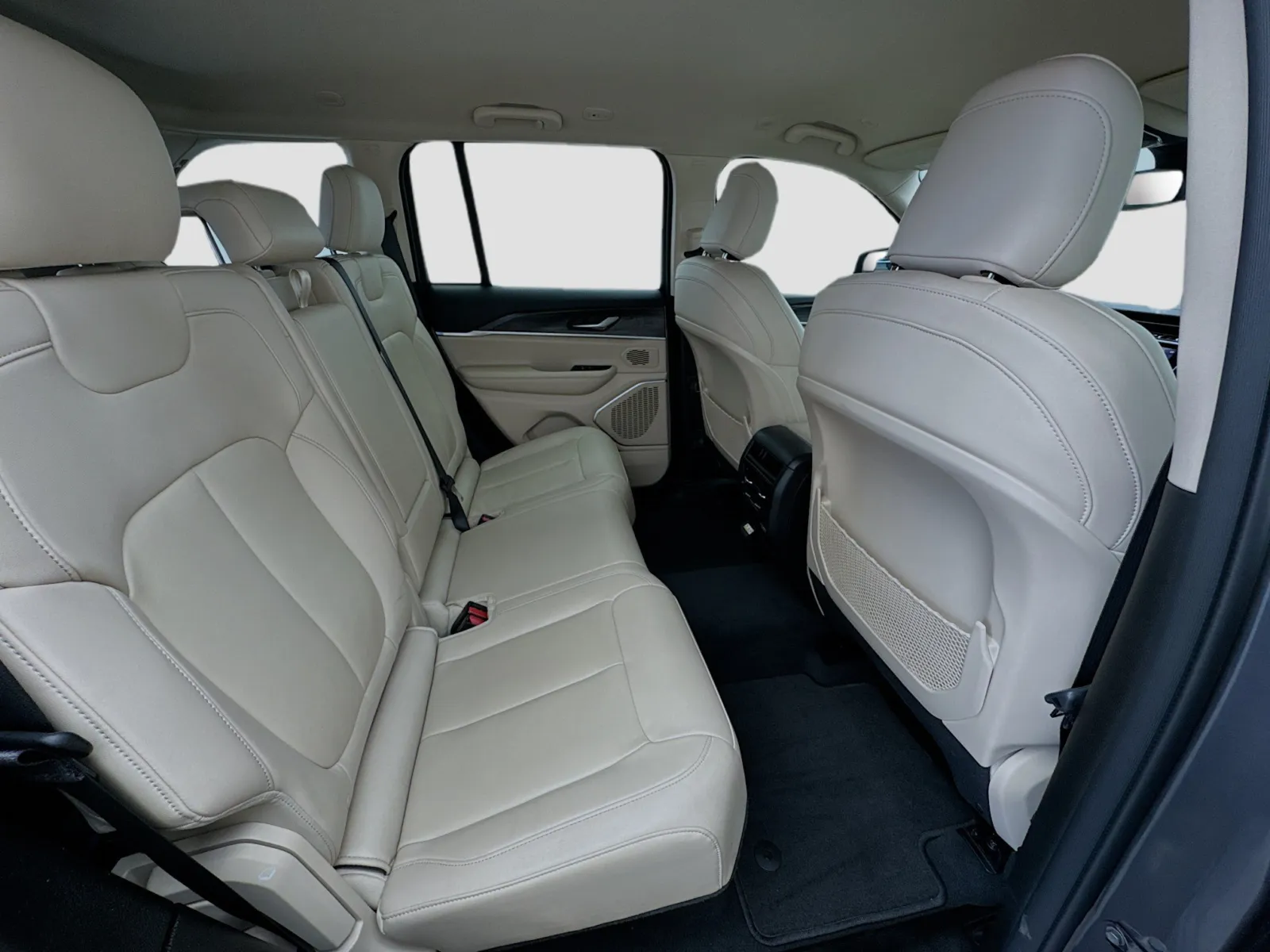 Jeep Grand Cherokee photo 19