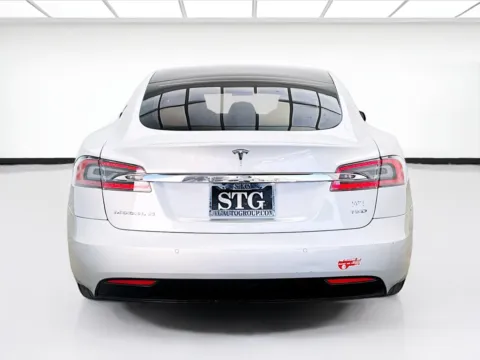 More photos of 2018 Tesla Model S 75D at STG Bellflower, CA