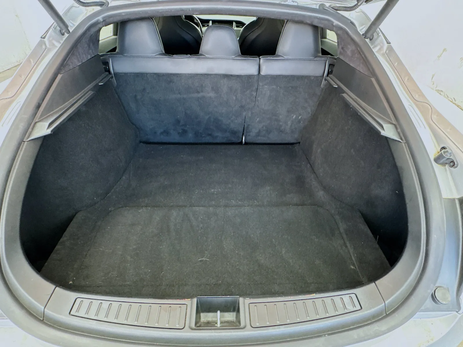 Tesla Model S photo 17