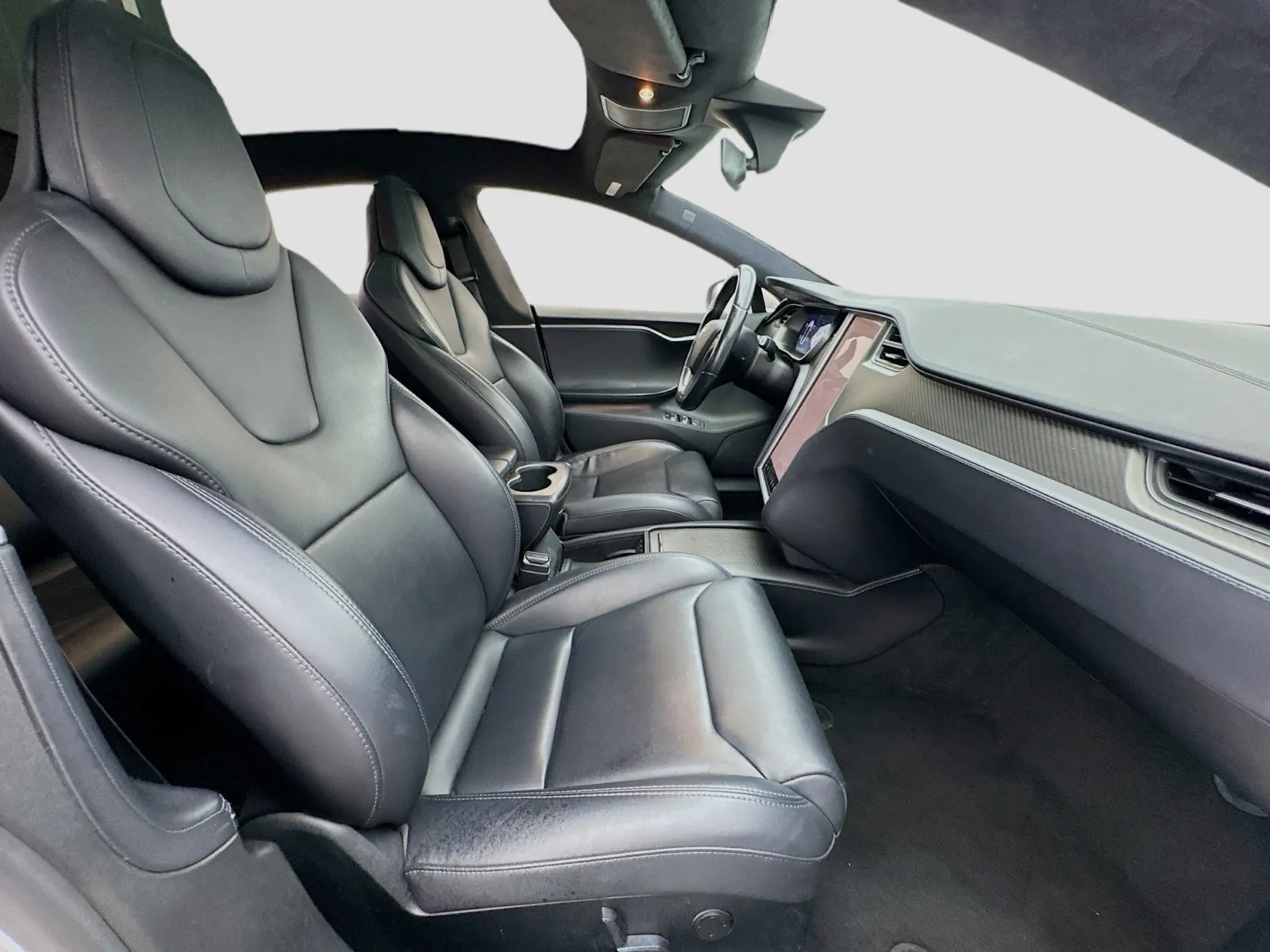 Tesla Model S photo 19