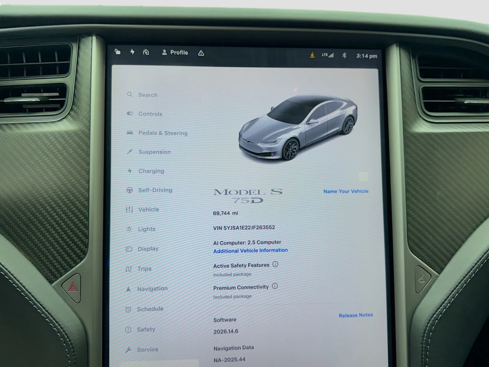 Tesla Model S photo 8