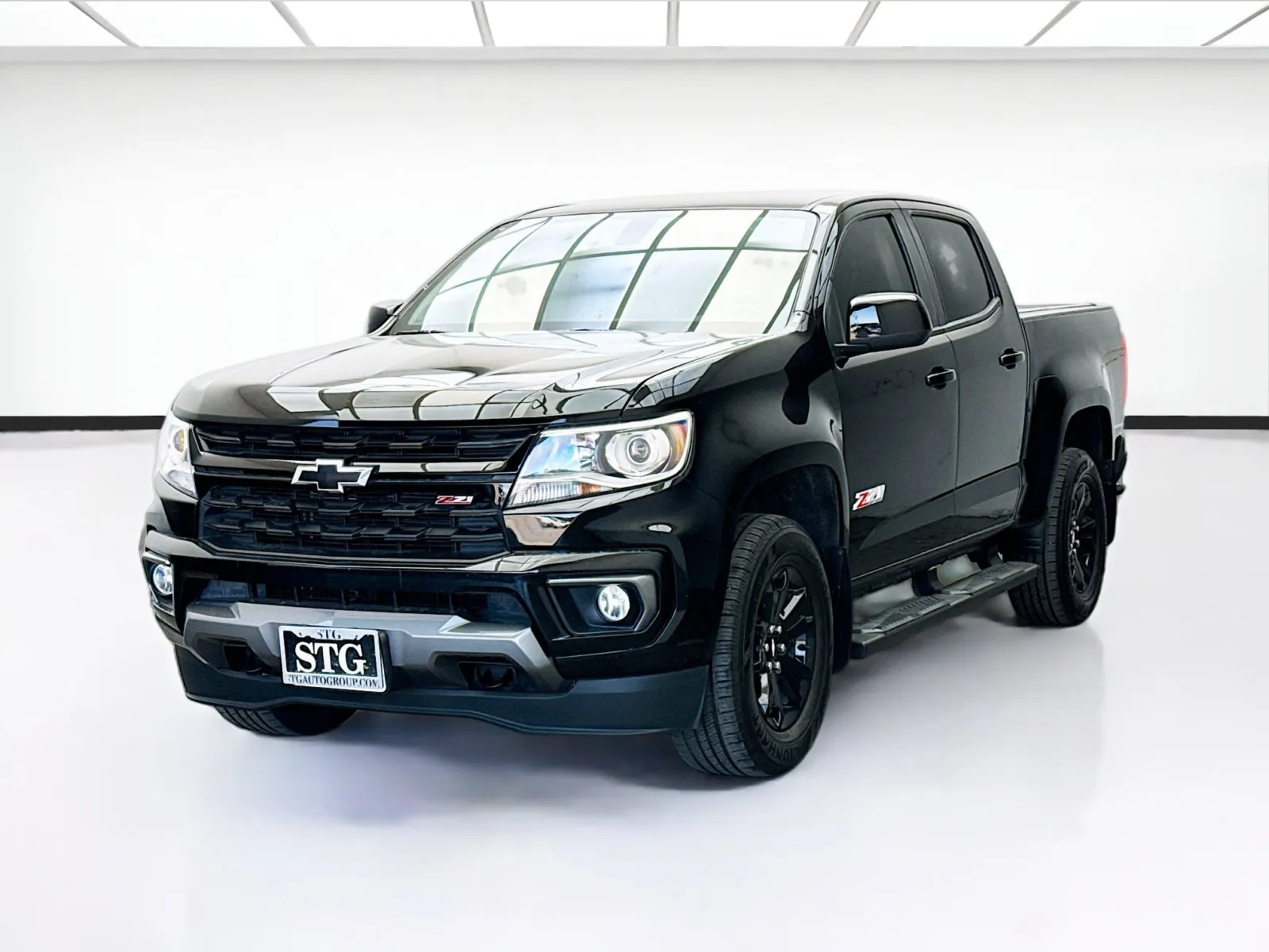 Black 2021 Chevrolet Colorado Z71 w/Midnight Edition for sale in Bellflower, CA