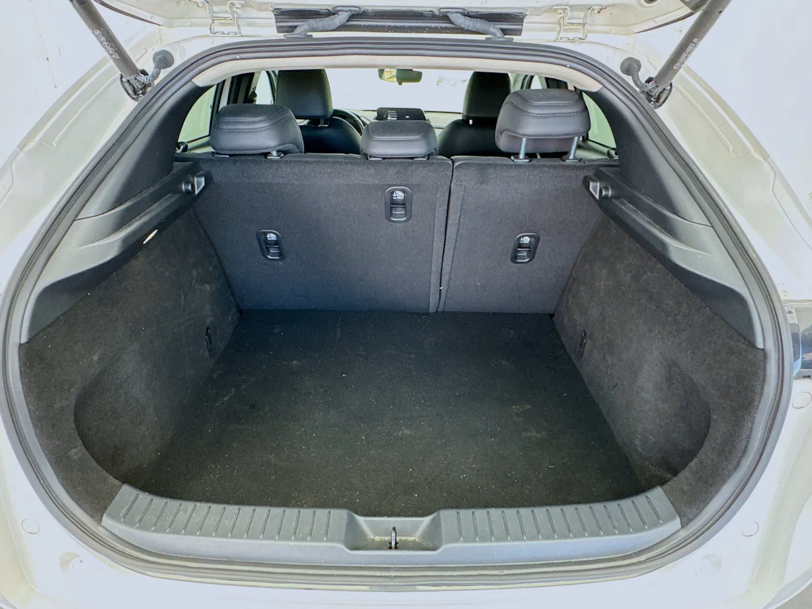Mazda CX-30 photo 18