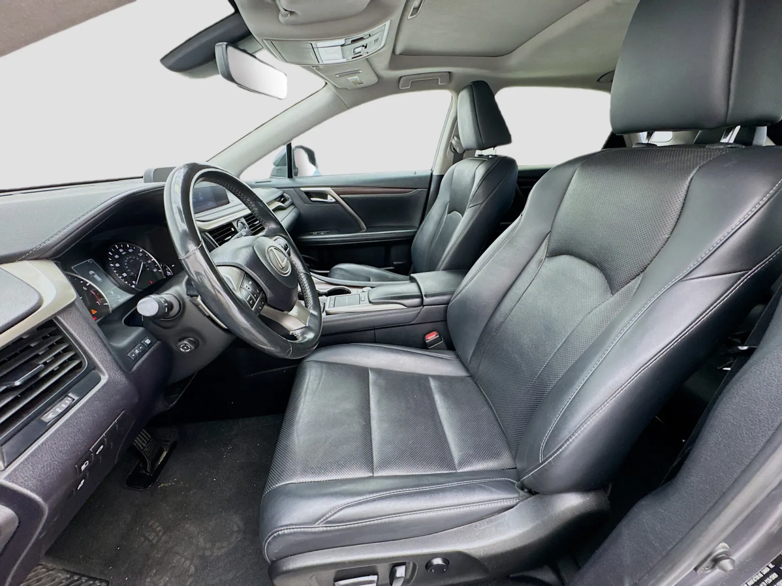 Lexus RX photo 13