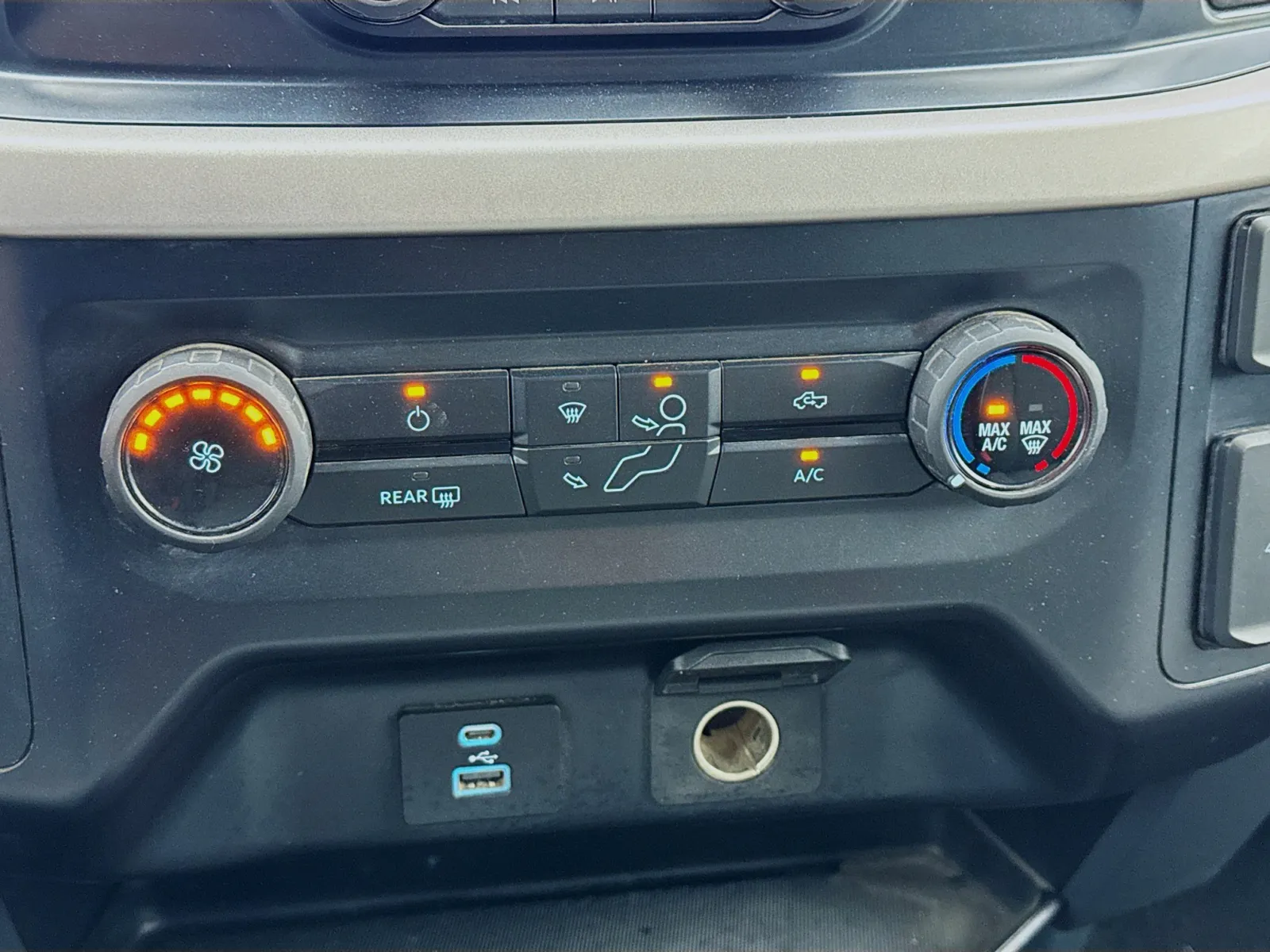 Ford F-150 photo 12