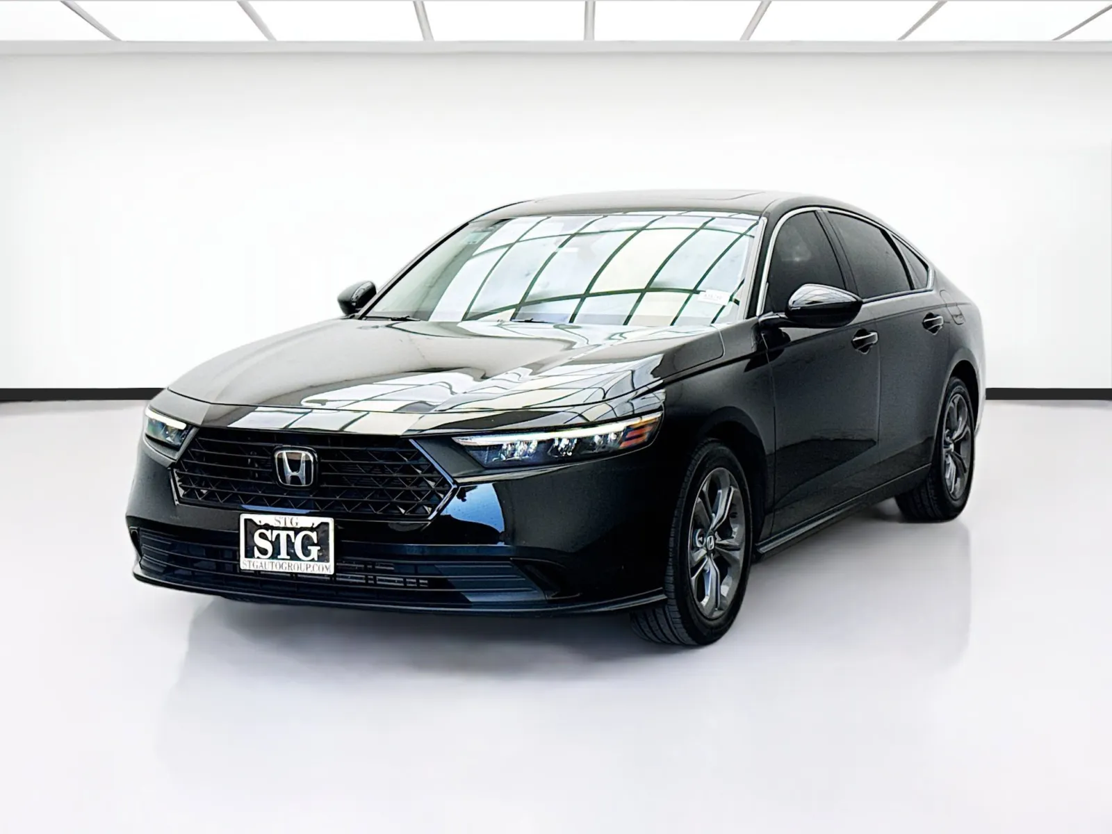 Black 2023 Honda Accord Sedan EX for sale in Bellflower, CA