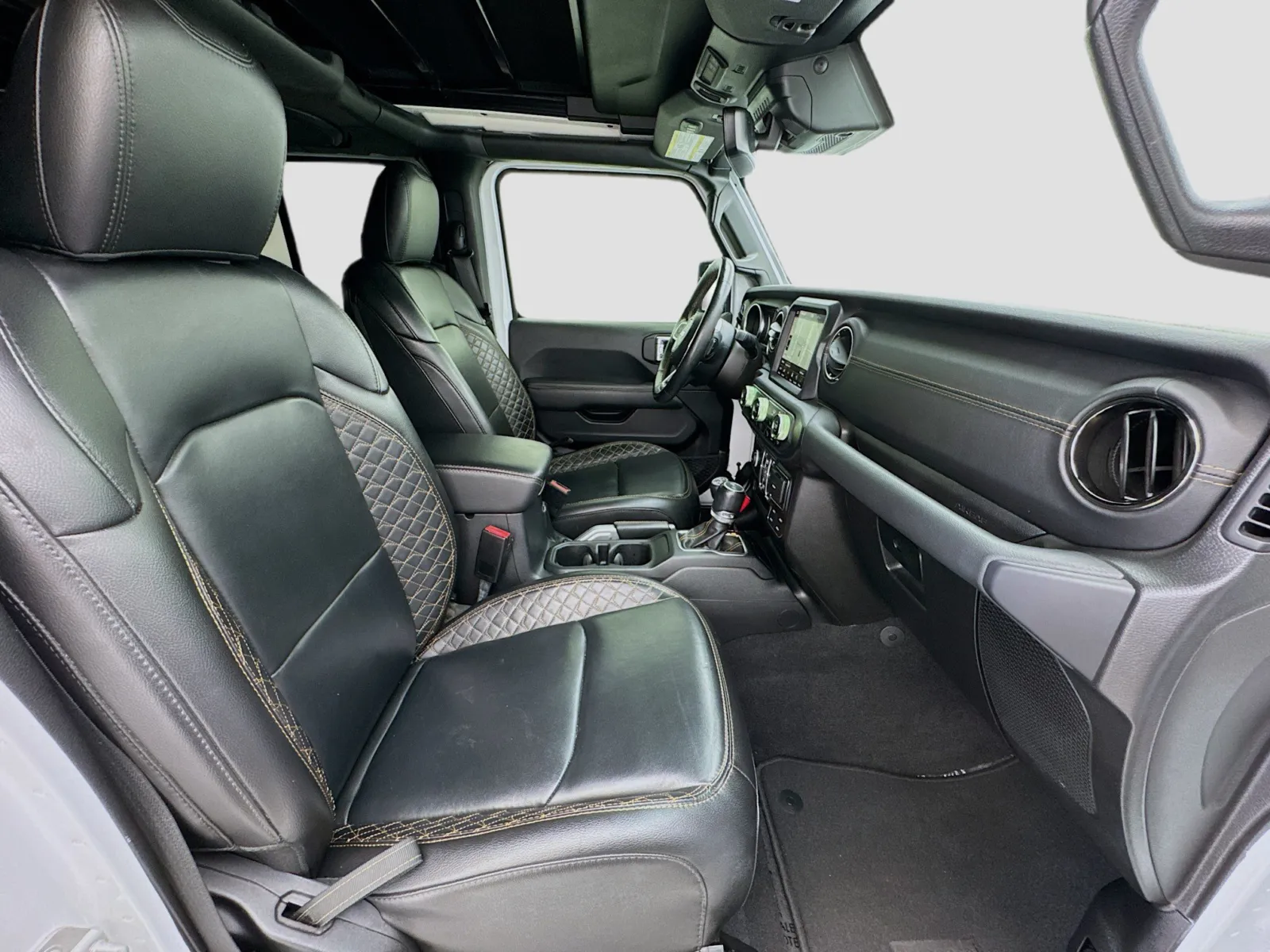 Jeep Wrangler photo 21