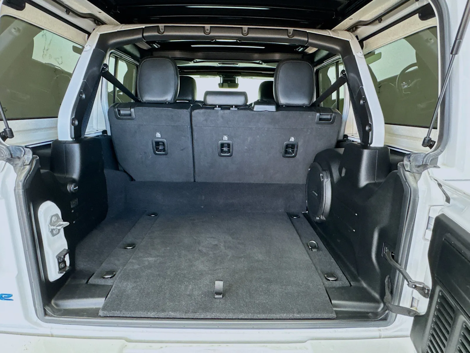 Jeep Wrangler photo 19