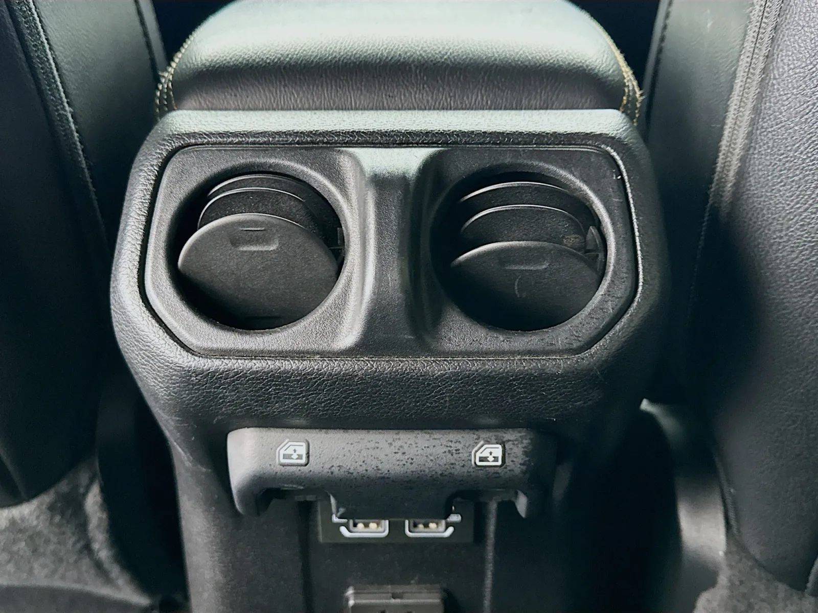 Jeep Wrangler photo 18