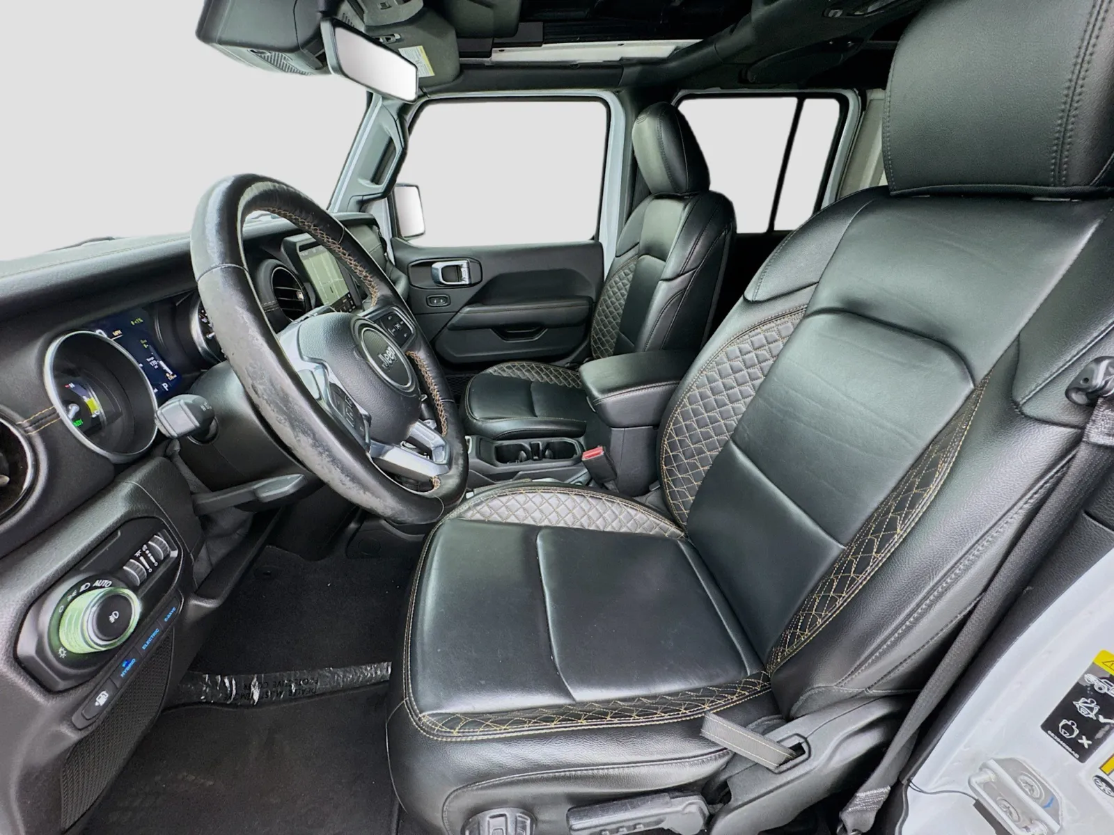 Jeep Wrangler photo 13