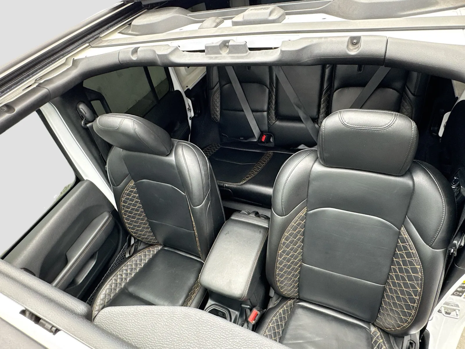 Jeep Wrangler photo 14