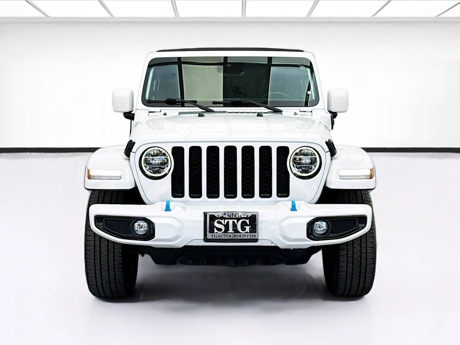 Jeep Wrangler photo 2