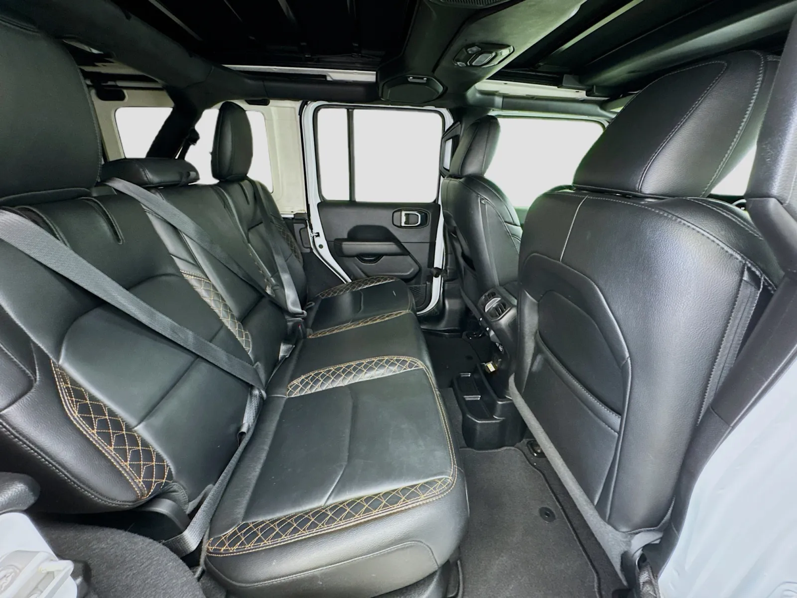 Jeep Wrangler photo 20