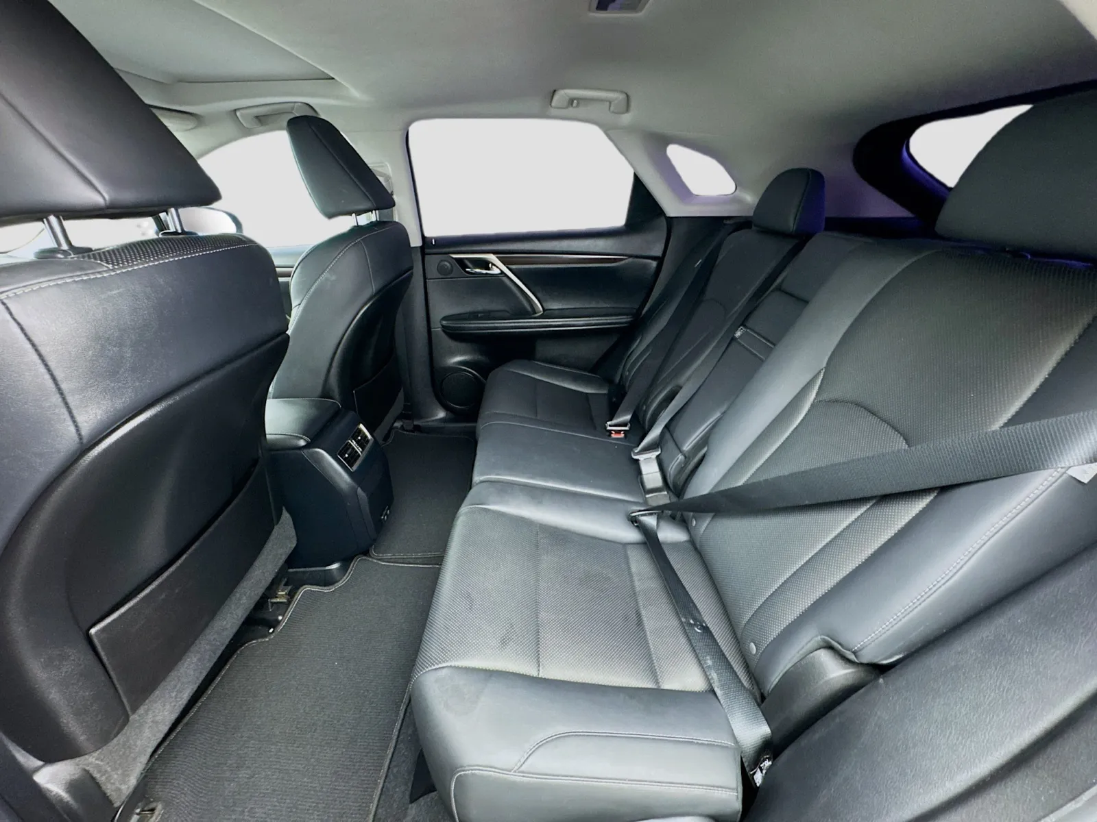 Lexus RX photo 16