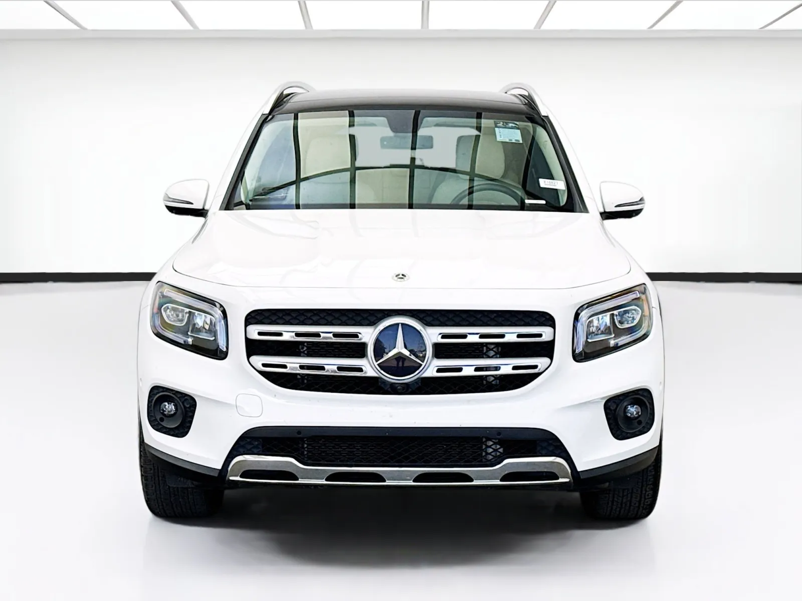 Mercedes-Benz GLB photo 2