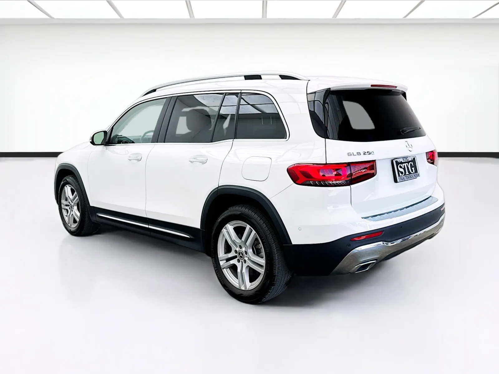 Mercedes-Benz GLB photo 6