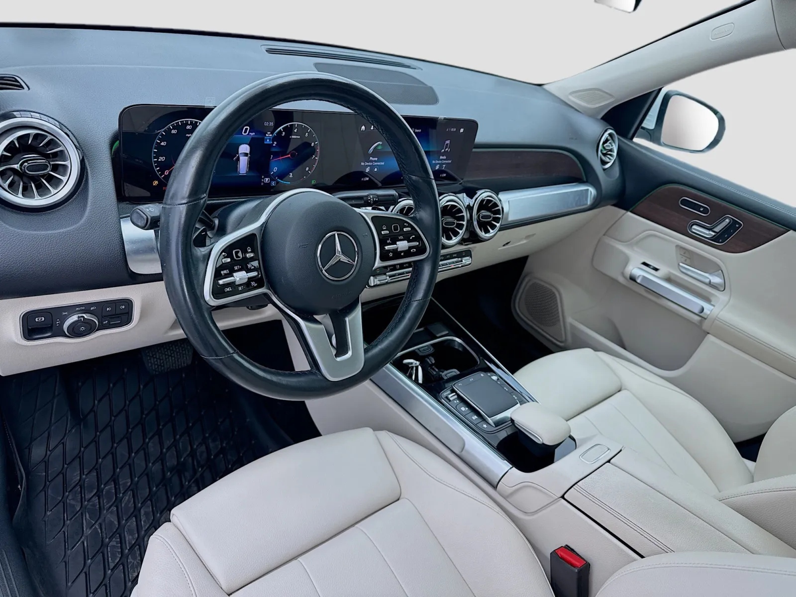 Mercedes-Benz GLB photo 7