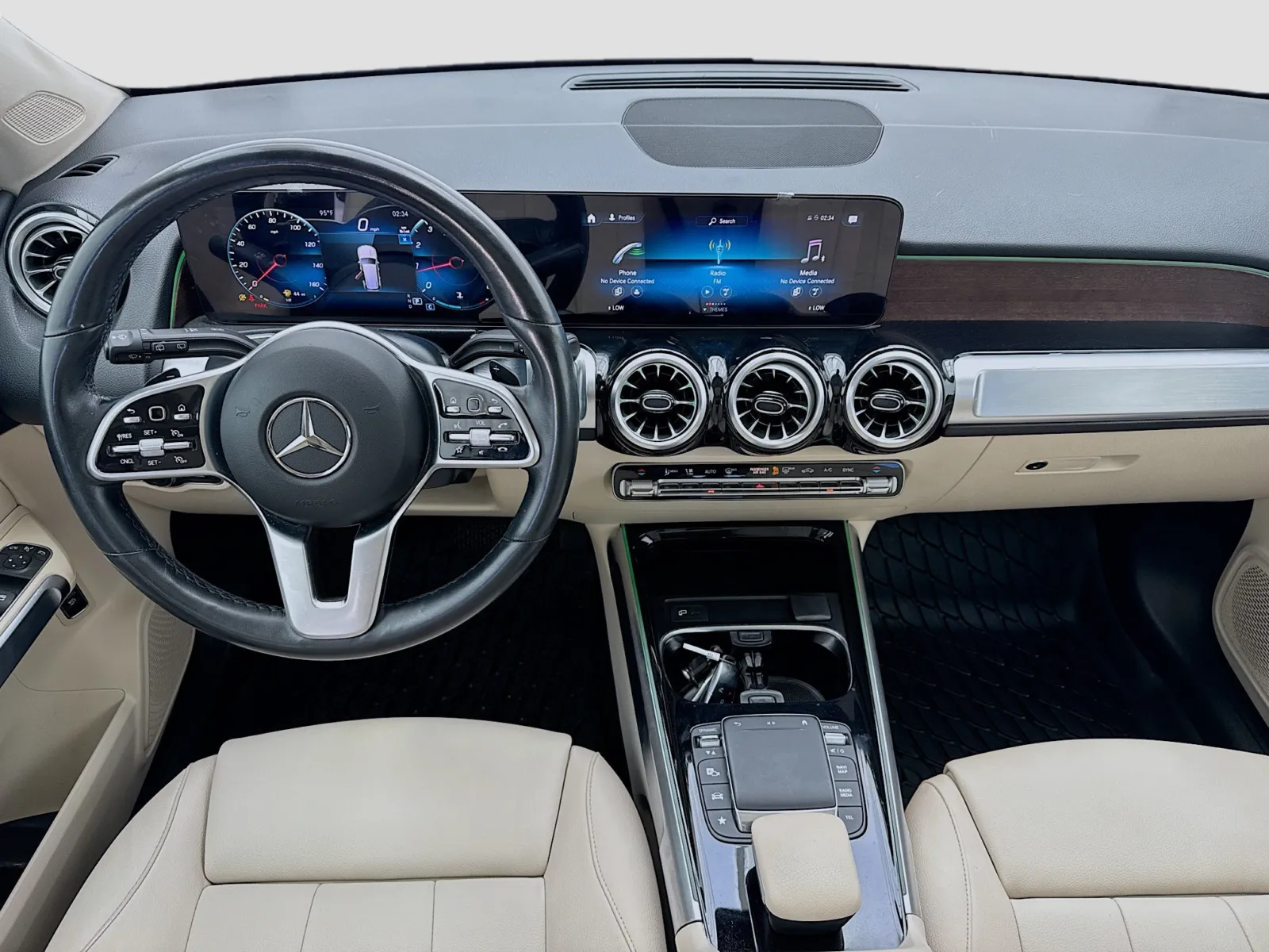 Mercedes-Benz GLB photo 15