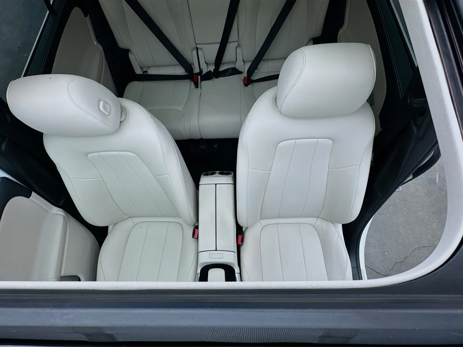 Mercedes-Benz GLB photo 14