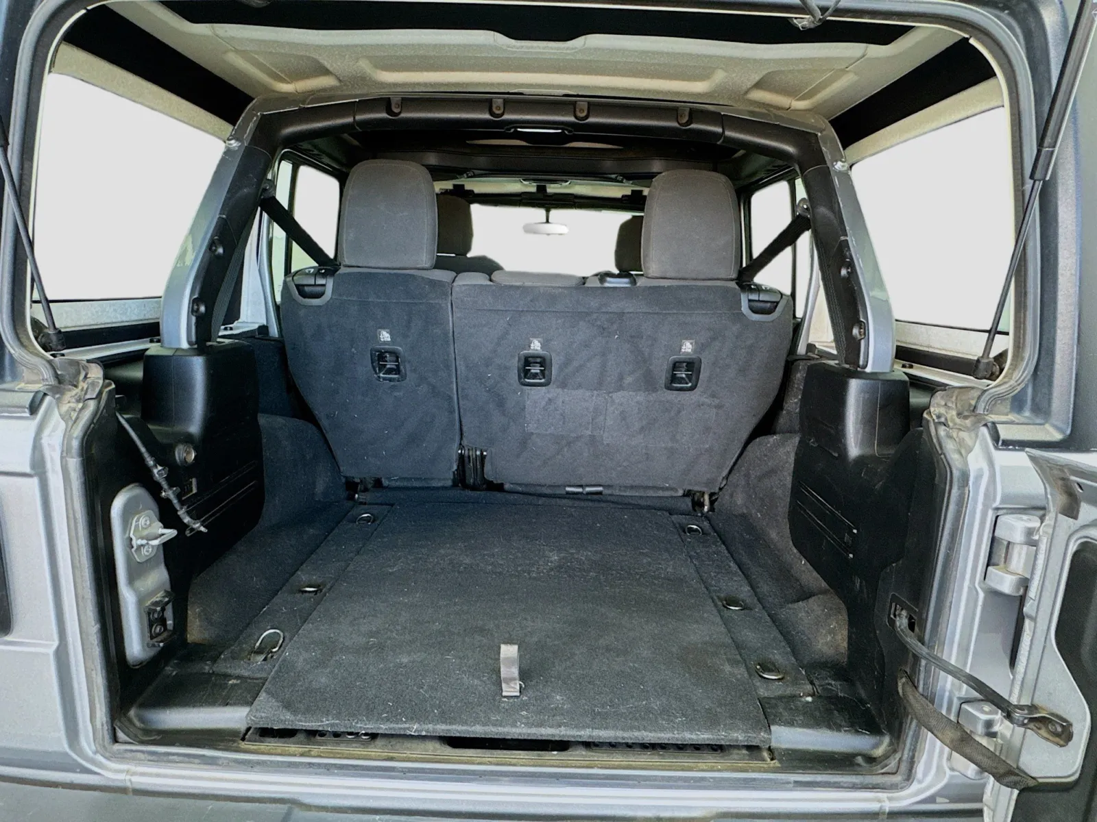 Jeep Wrangler photo 17