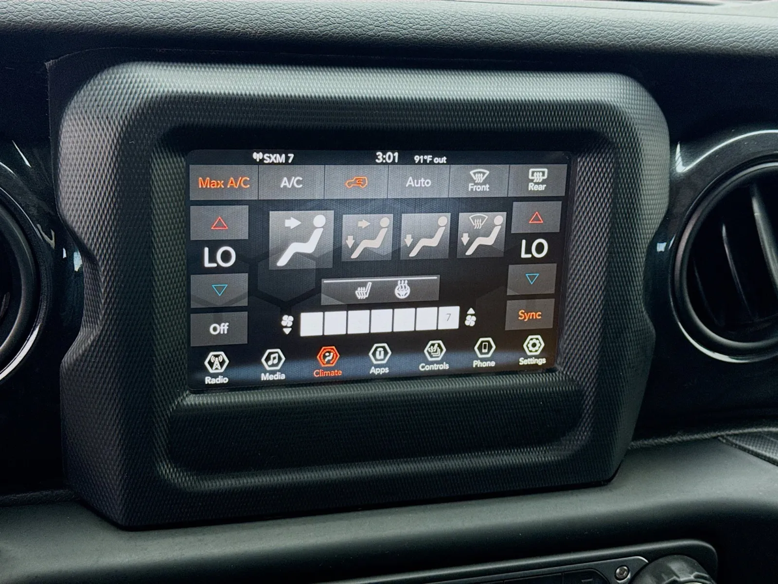 Jeep Wrangler photo 12