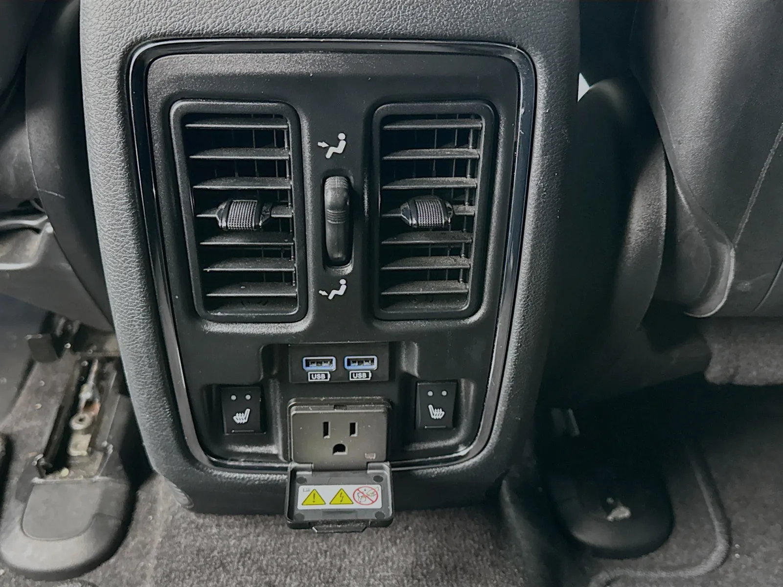 Jeep Grand Cherokee photo 16