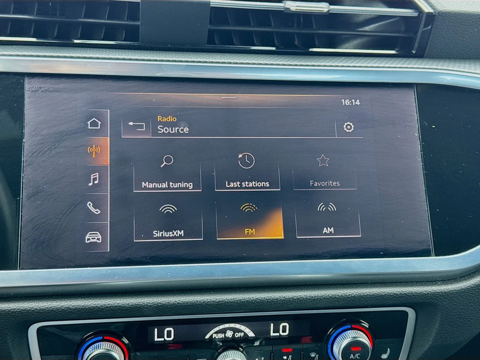 Audi Q3 photo 11