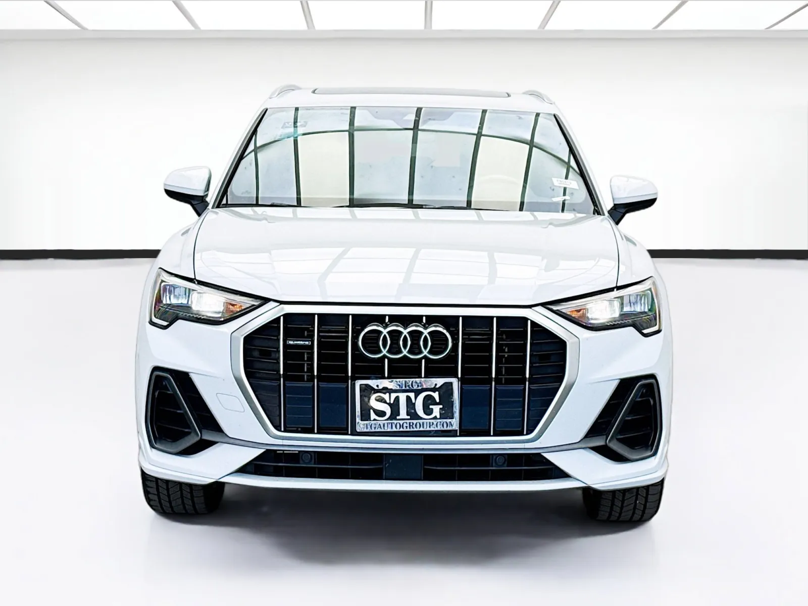 Audi Q3 photo 2