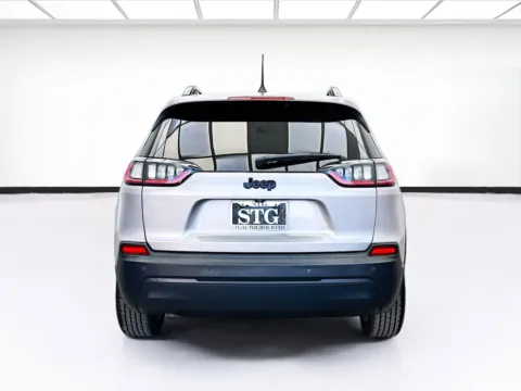 More photos of 2019 Jeep Cherokee Latitude Plus at STG Bellflower, CA